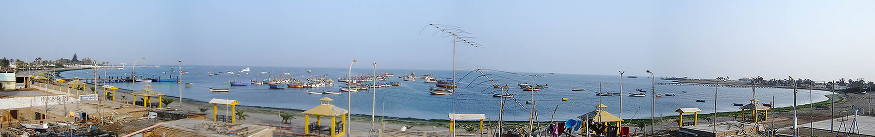 Foto panormica de la Bahia de Paracas Per