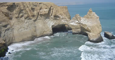 La catedral en Paracas Peru